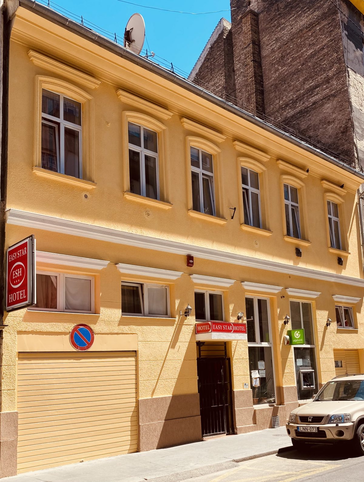 Home Easy Star Hotel